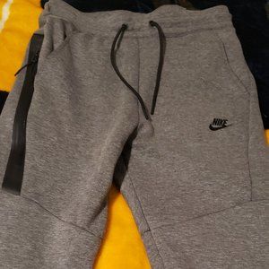 Nike Tech Fleece Joggers Medium